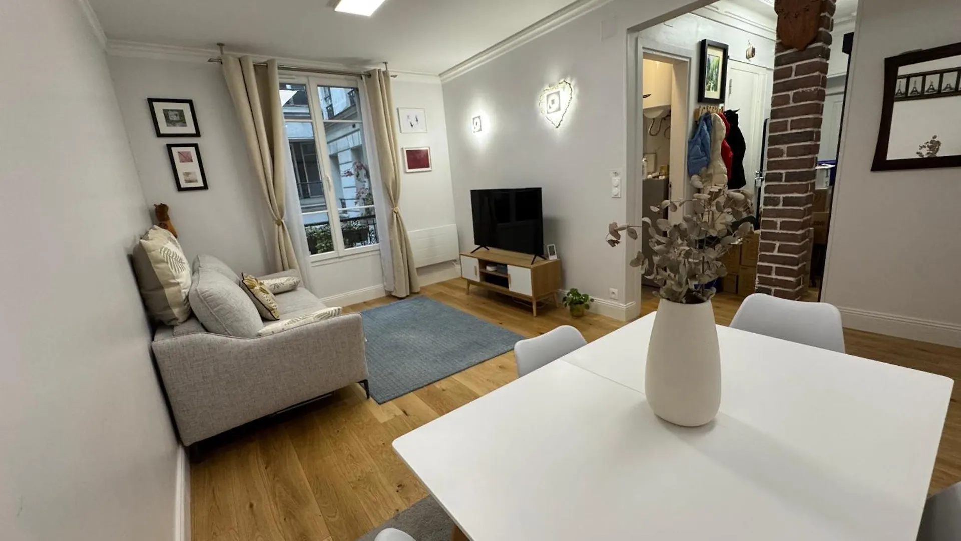 Au Coeur Du Marche Poncelet Et A 2 Pas De L'Arc De Triomphe - Appartement 6 Personnes Et 1 Bebe, Sdb, 2 Wc パリ