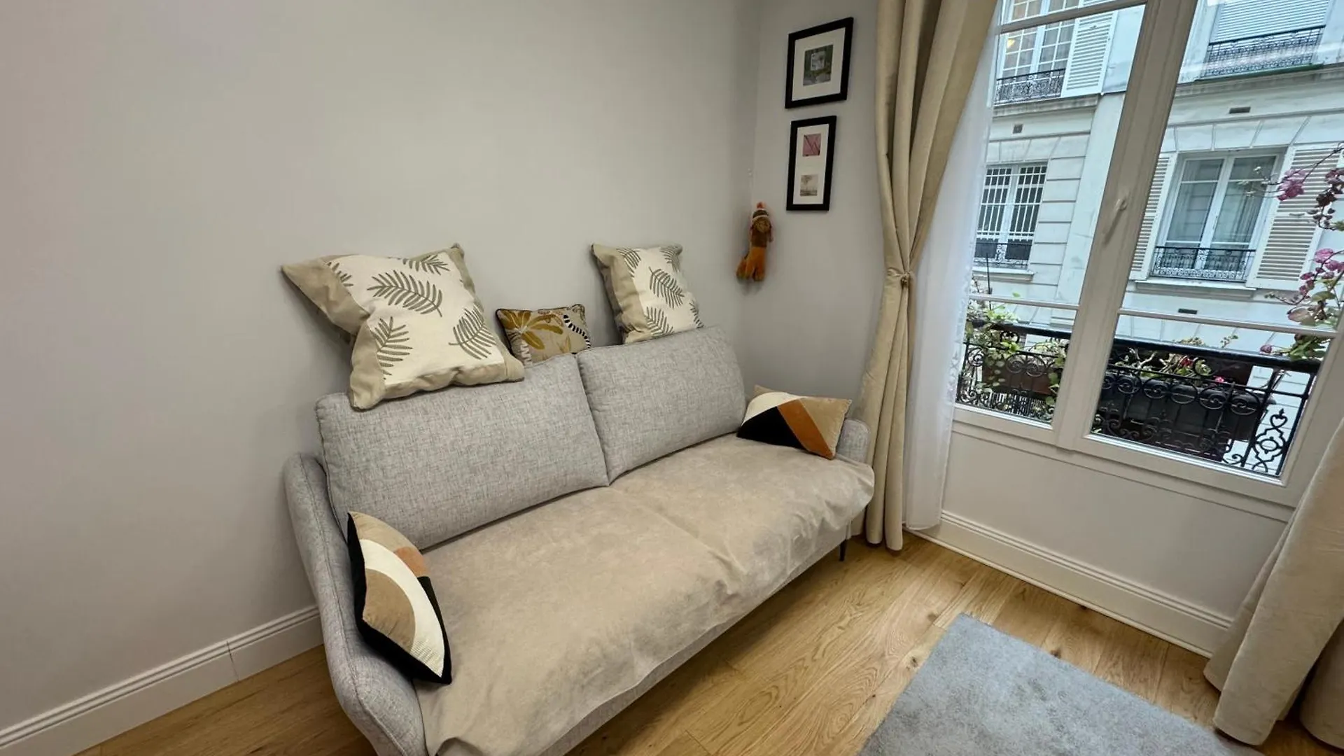 Au Coeur Du Marche Poncelet Et A 2 Pas De L'Arc De Triomphe - Appartement 6 Personnes Et 1 Bebe, Sdb, 2 Wc Paris 0*,  France