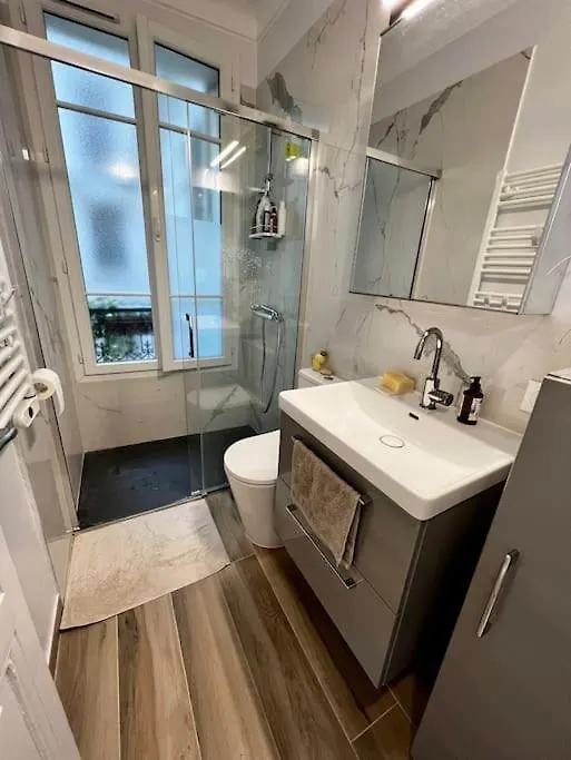Au Coeur Du Marche Poncelet Et A 2 Pas De L'Arc De Triomphe - Appartement 6 Personnes Et 1 Bebe, Sdb, 2 Wc Paris 0*,  France